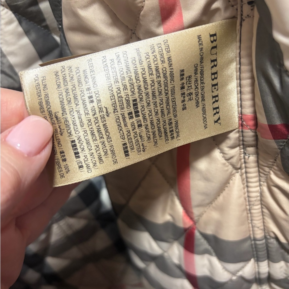Burberry Quilted Black Performance Jacket with Gold-Tone Hardware - Picture 15 of 16